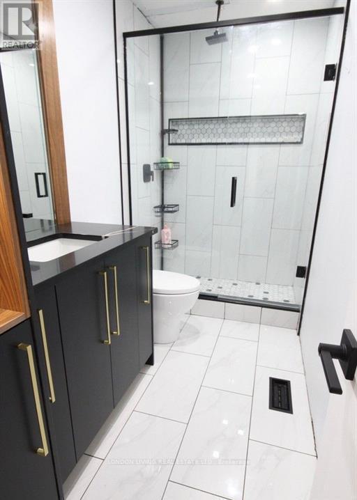 890 VISCOUNT ROAD - 14
