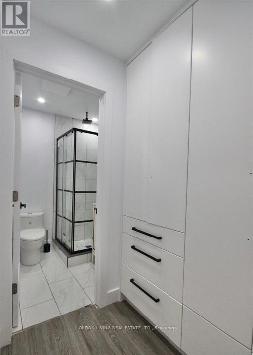 890 VISCOUNT ROAD - 20