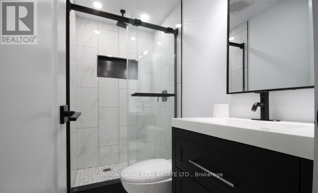 890 VISCOUNT ROAD - 30