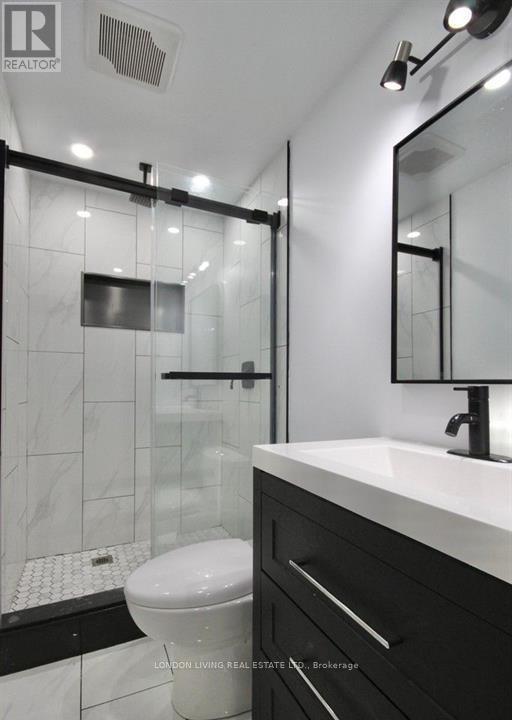 890 VISCOUNT ROAD - 31