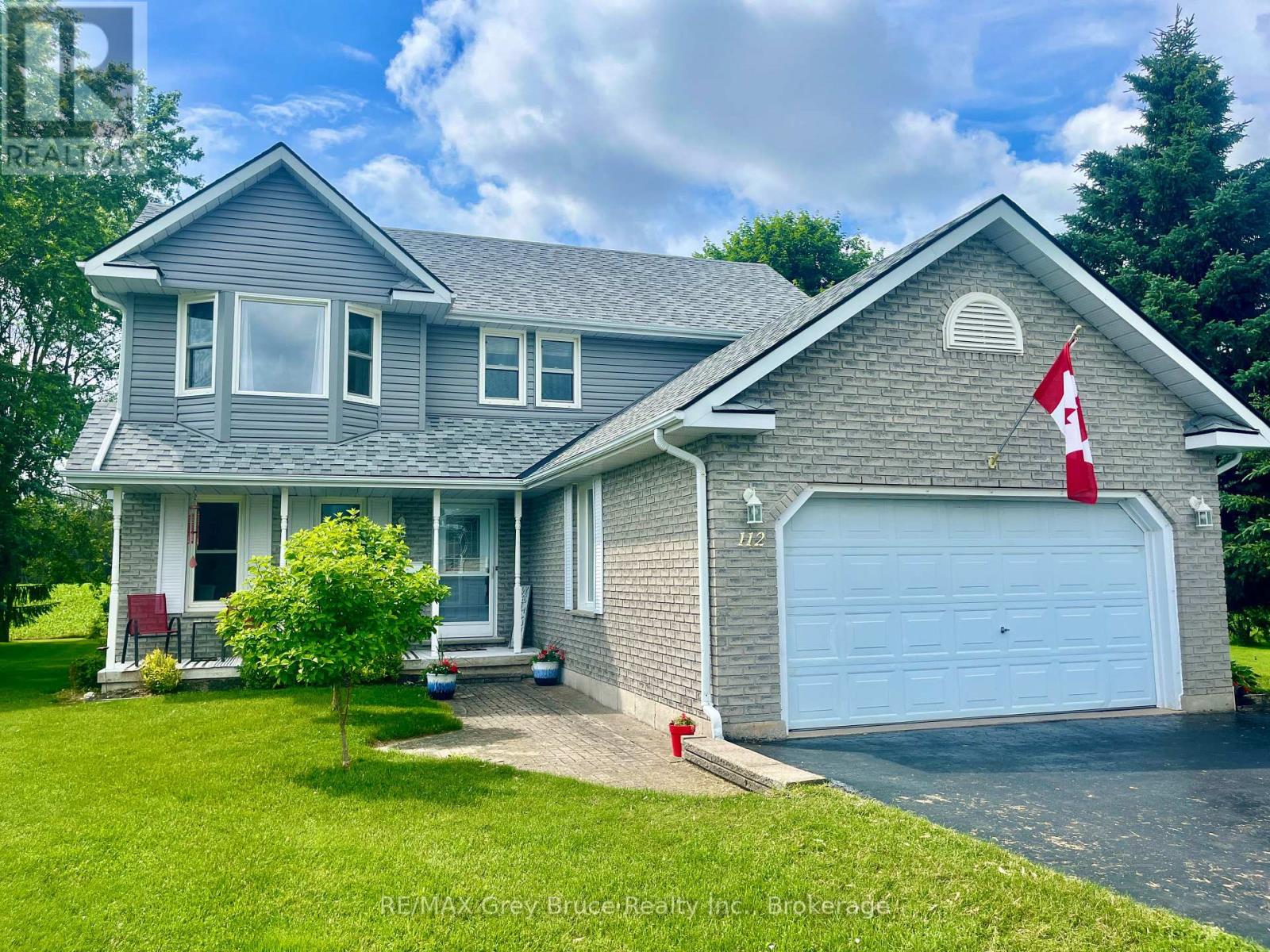 112 MARY AVENUE - 1