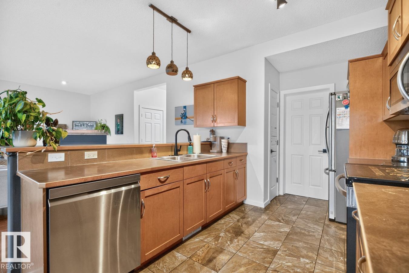 82 CARLYLE CR — photo 10