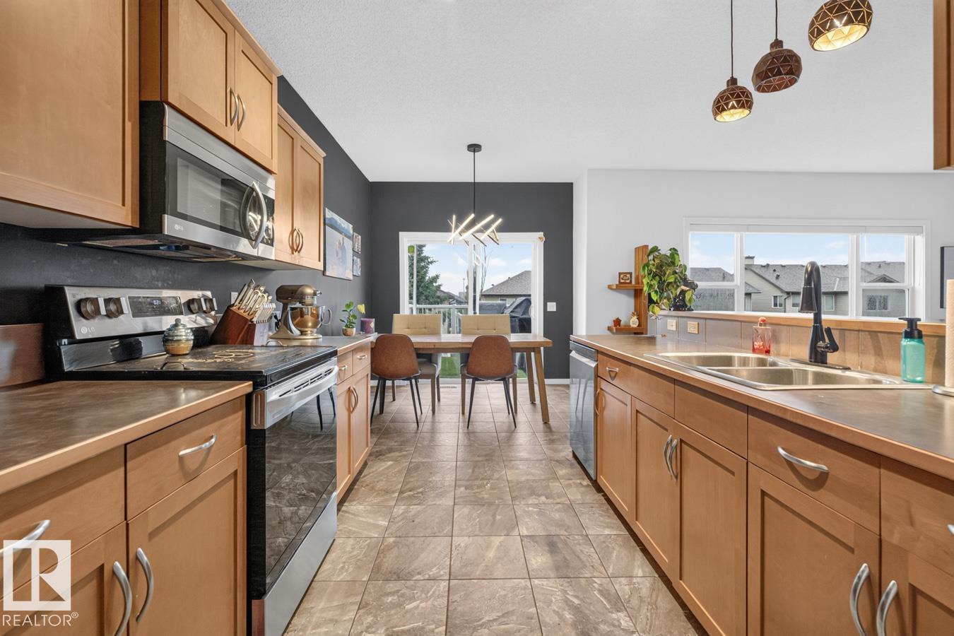 82 CARLYLE CR — photo 12