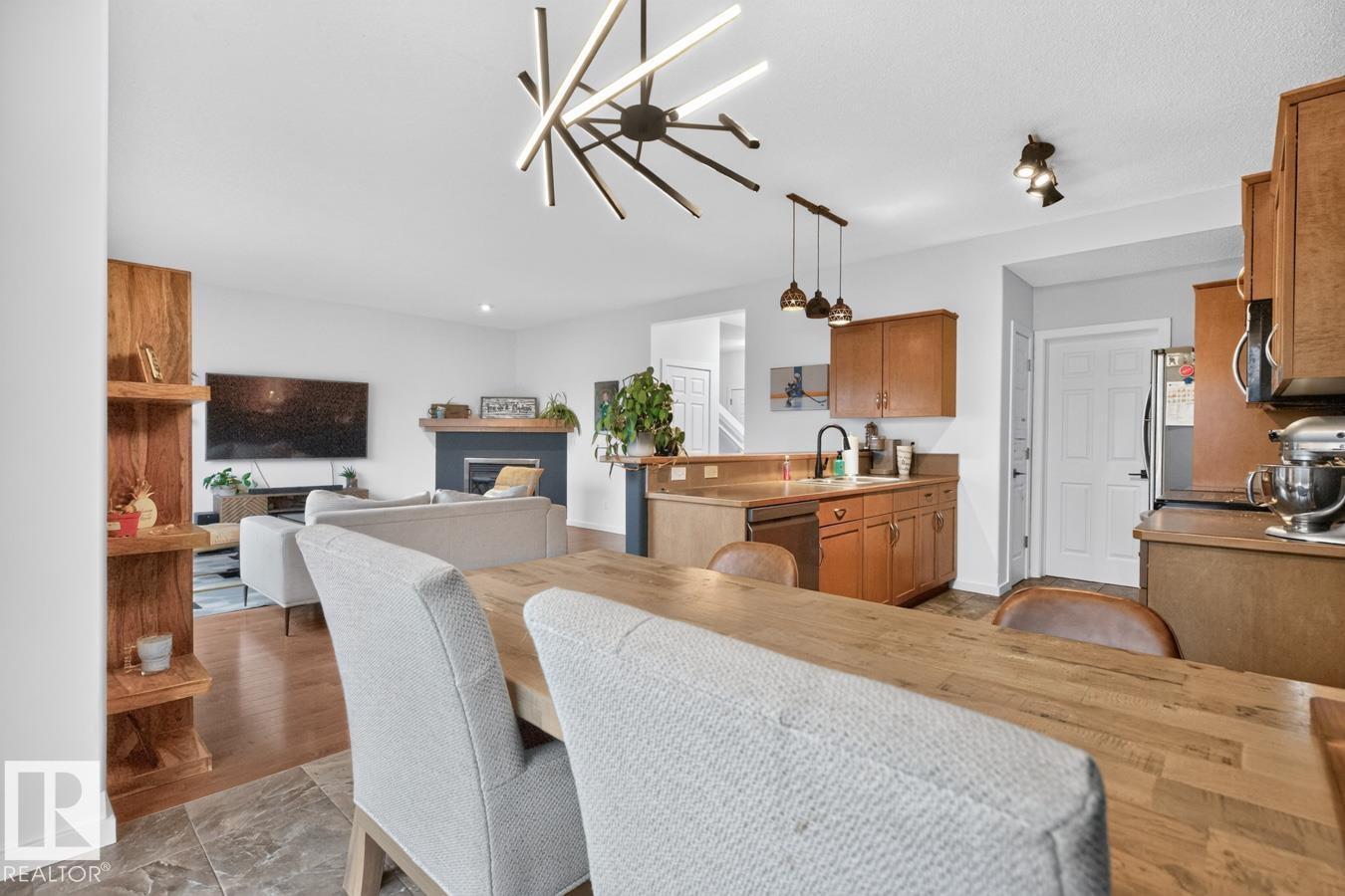 82 CARLYLE CR — photo 14