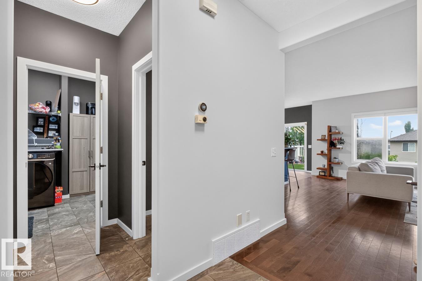 82 CARLYLE CR — photo 17