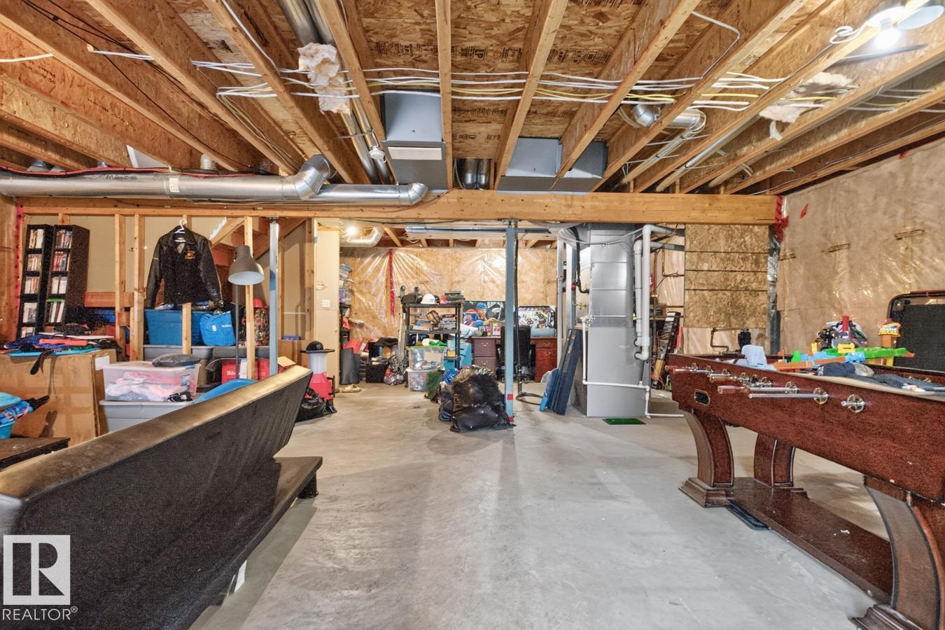 82 CARLYLE CR — photo 33