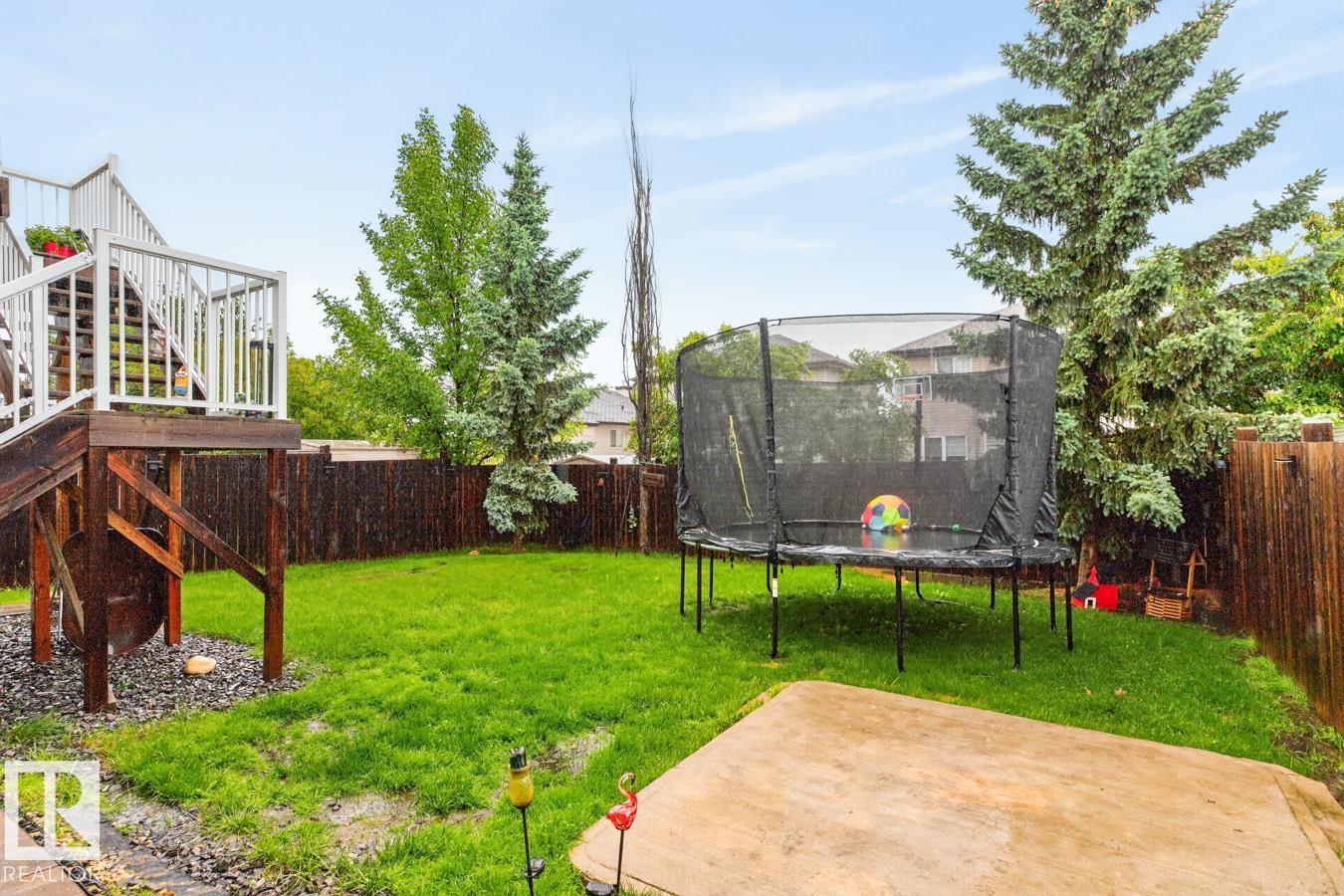 82 CARLYLE CR — photo 35