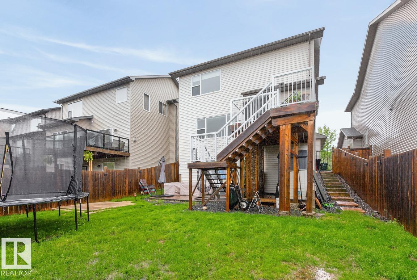 82 CARLYLE CR — photo 37