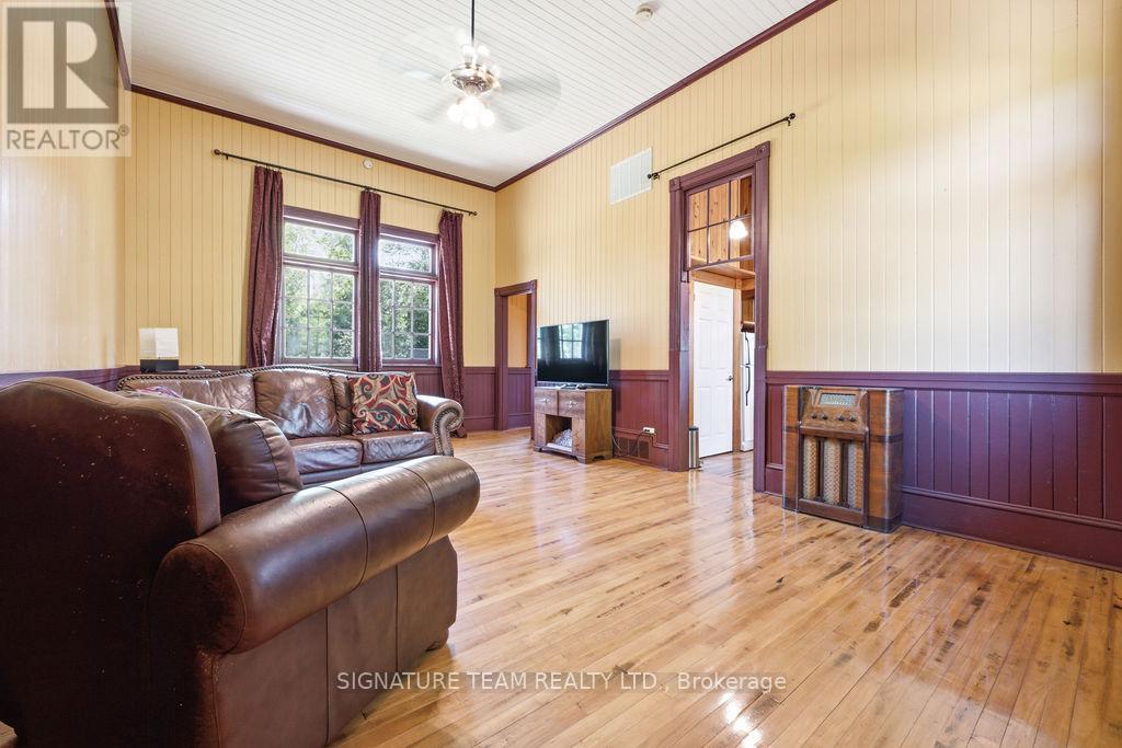 266 FOYMOUNT ROAD - Image 15