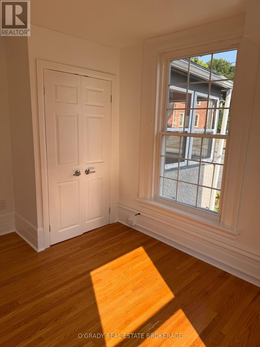 28 JAMES STREET E - 15