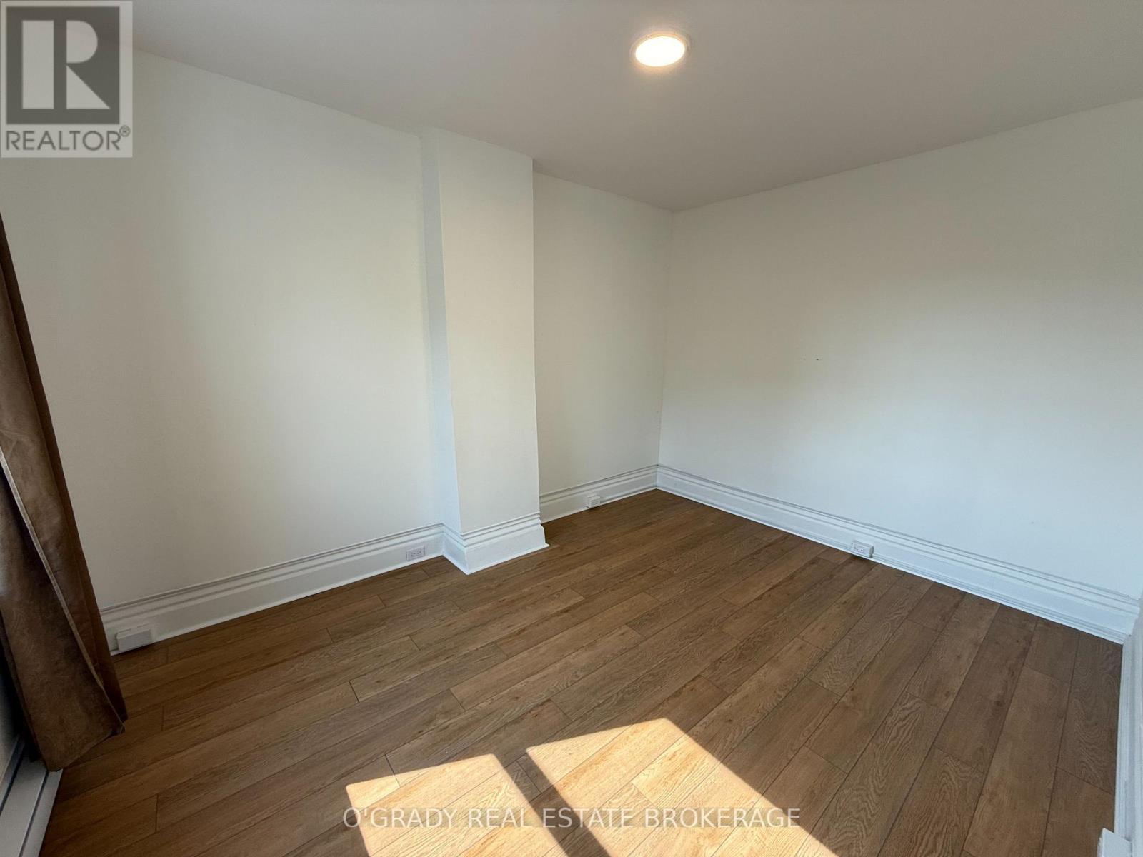 28 JAMES STREET E - 23