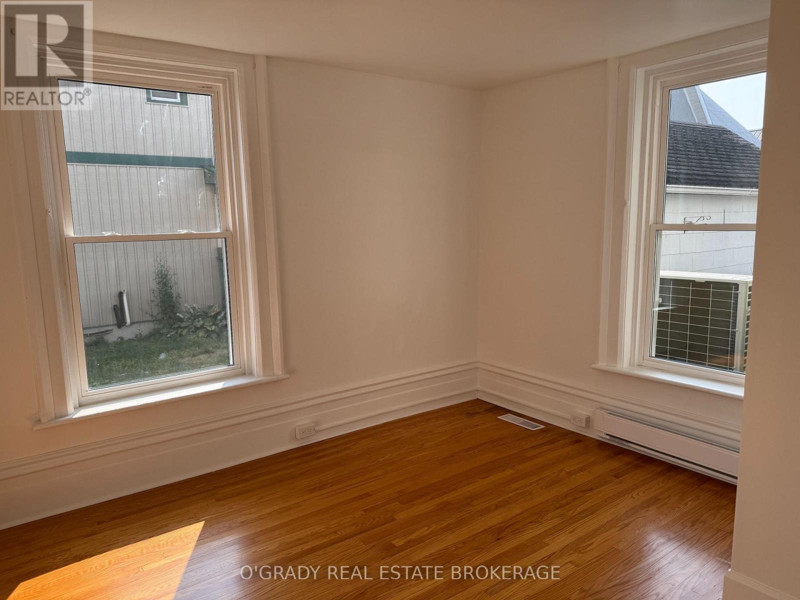 28 JAMES STREET E - 13