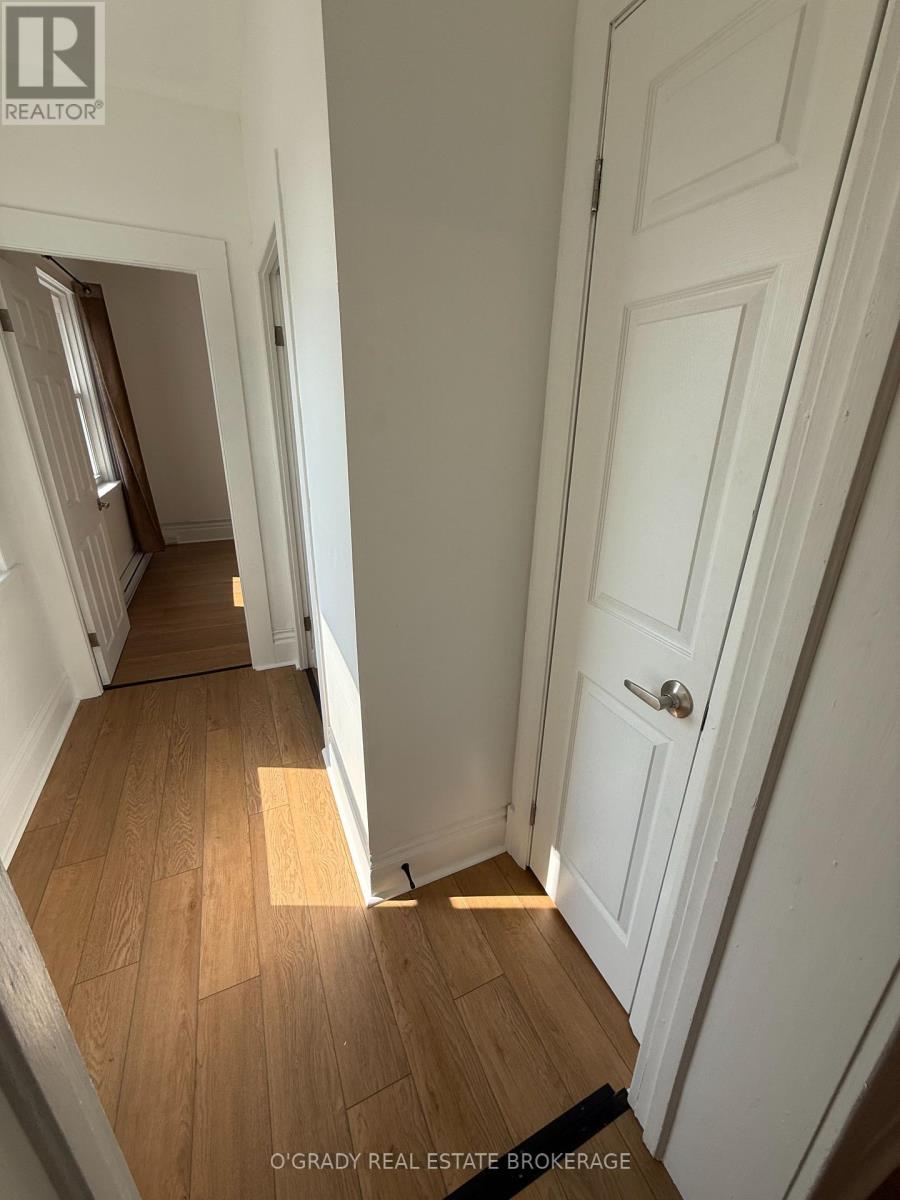 28 JAMES STREET E - 26