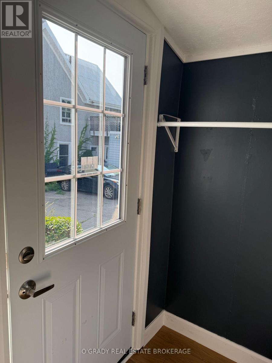 28 JAMES STREET E - 6