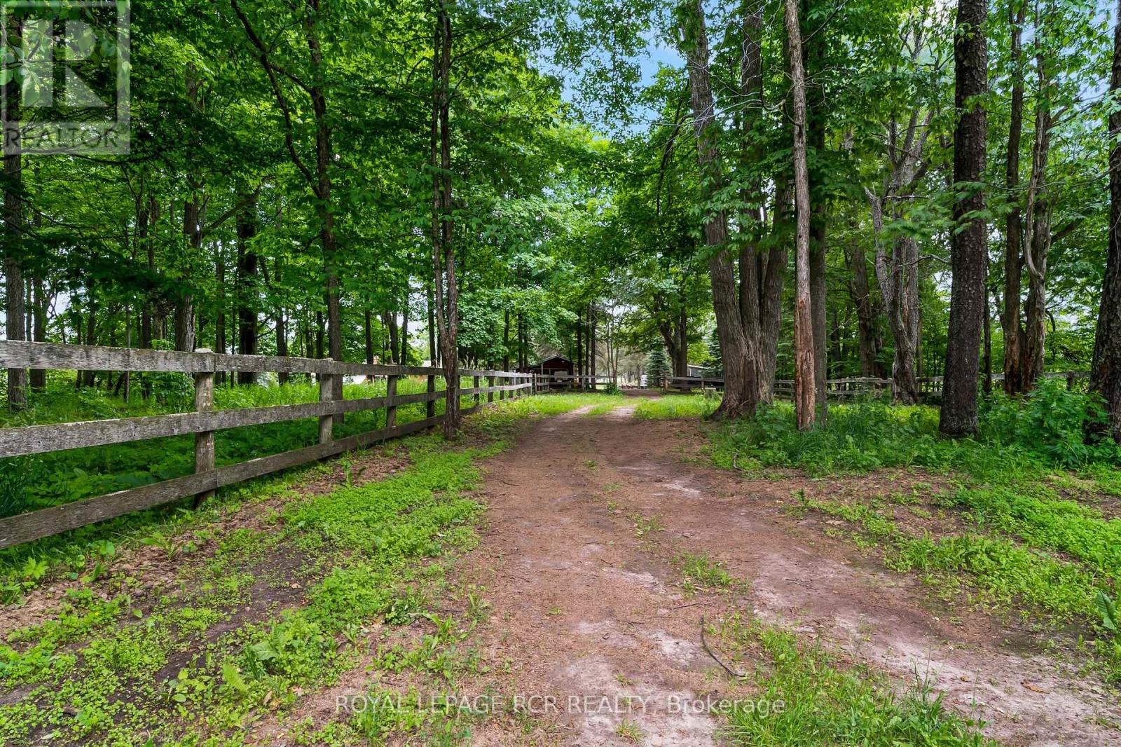 426079 25 SIDE ROAD - 47