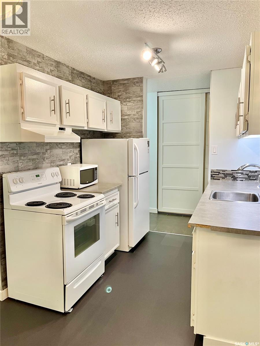 105 207C Tait PLACE - photo 2