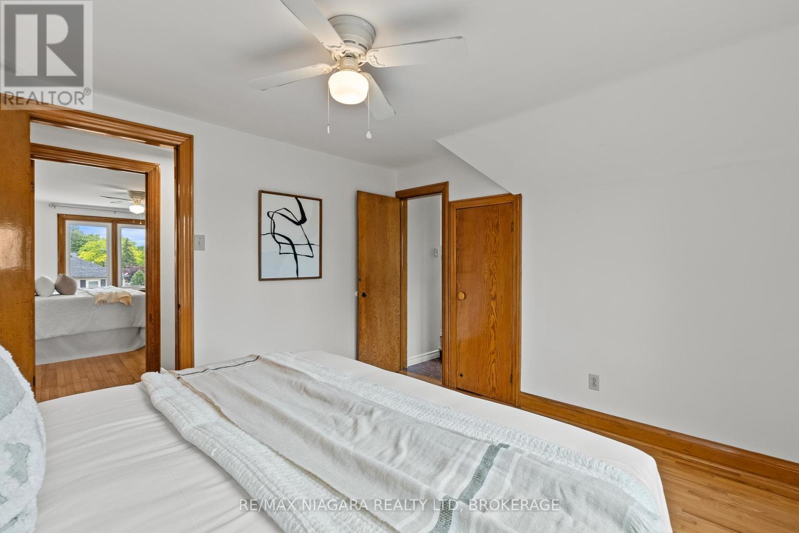 230 WELLINGTON STREET - 19