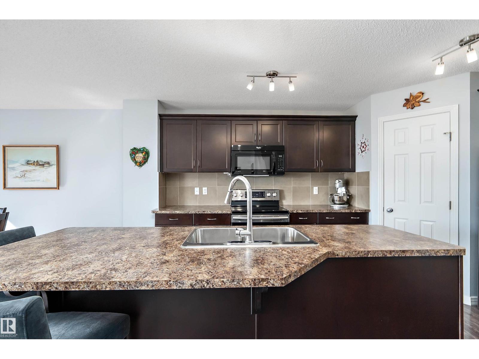 127 REED PL - 7