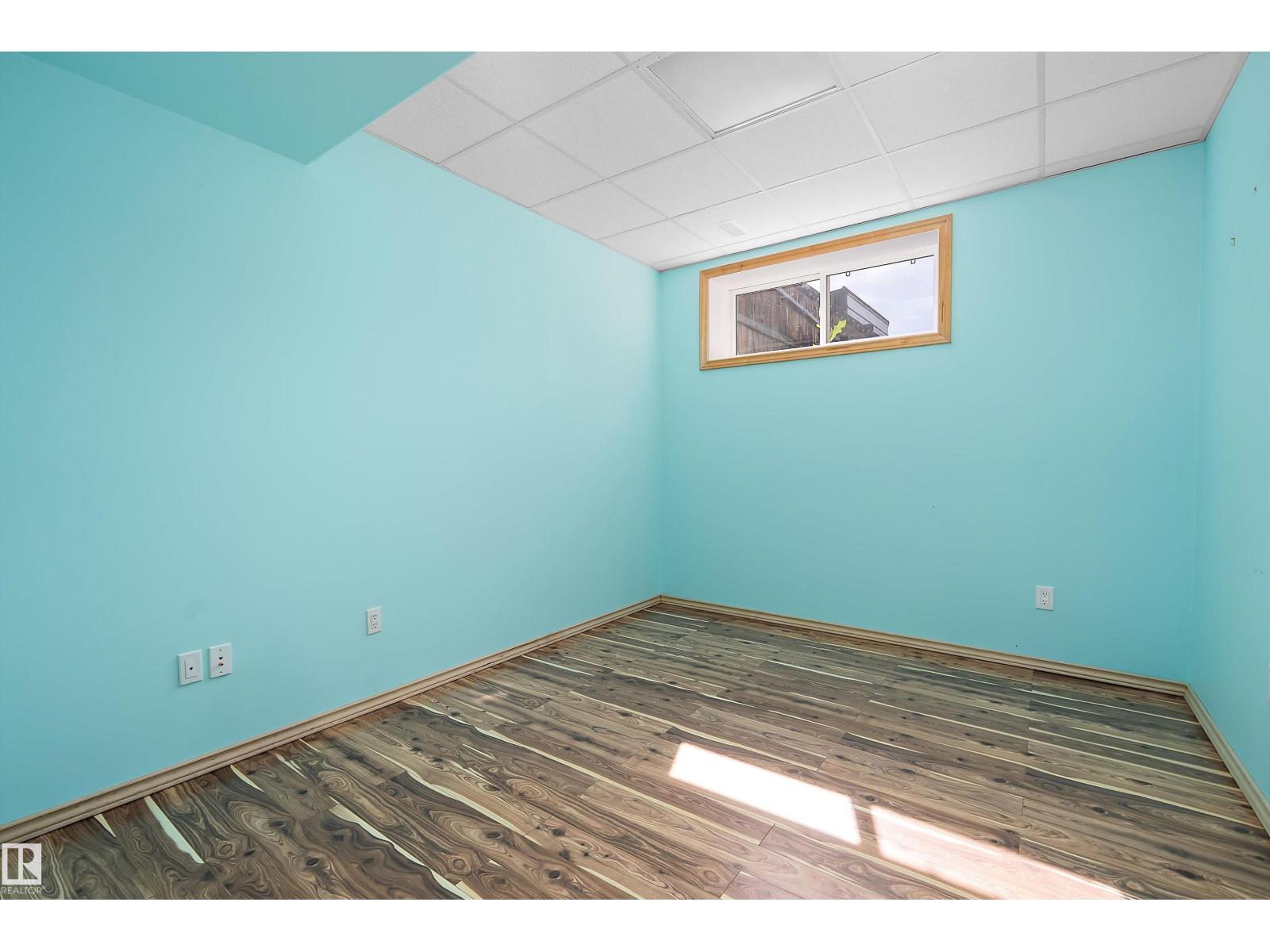 127 REED PL - 33