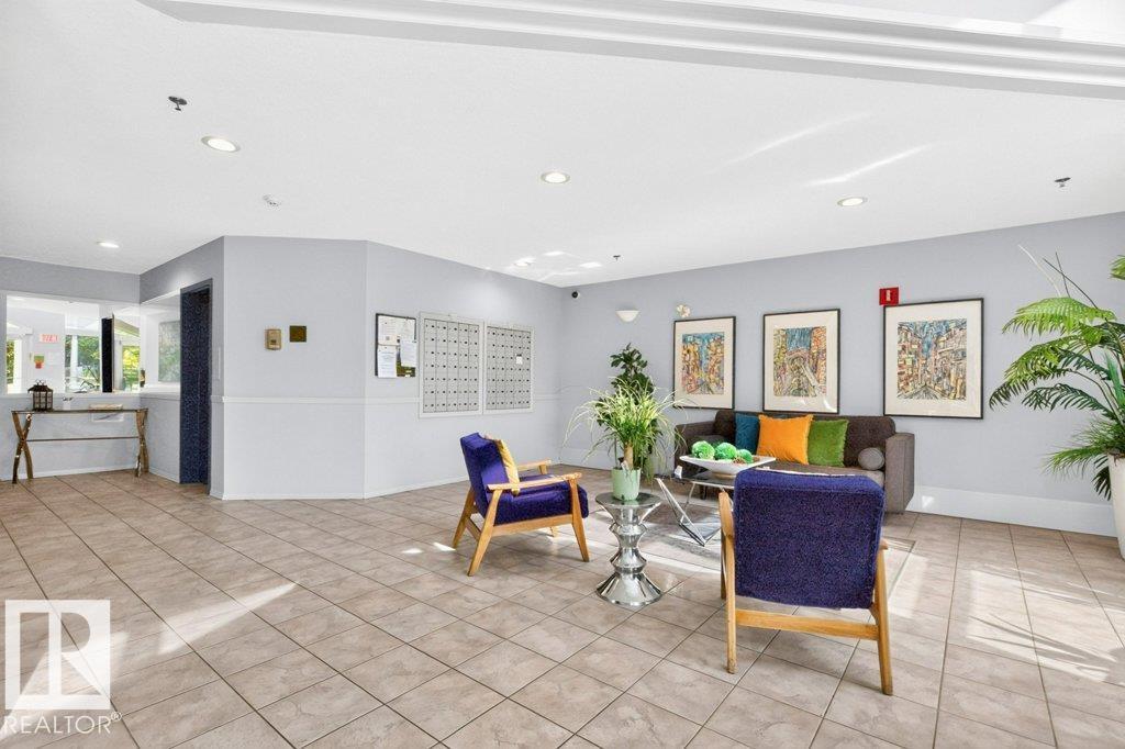 #117 10508 119 ST NW - 34