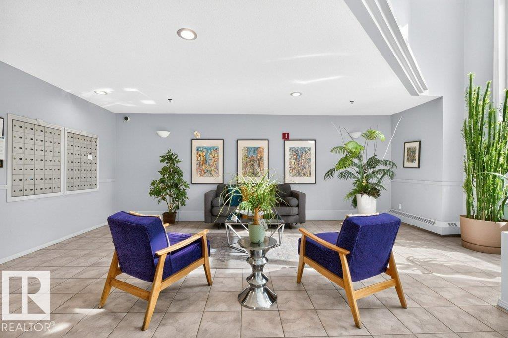 #117 10508 119 ST NW - 37
