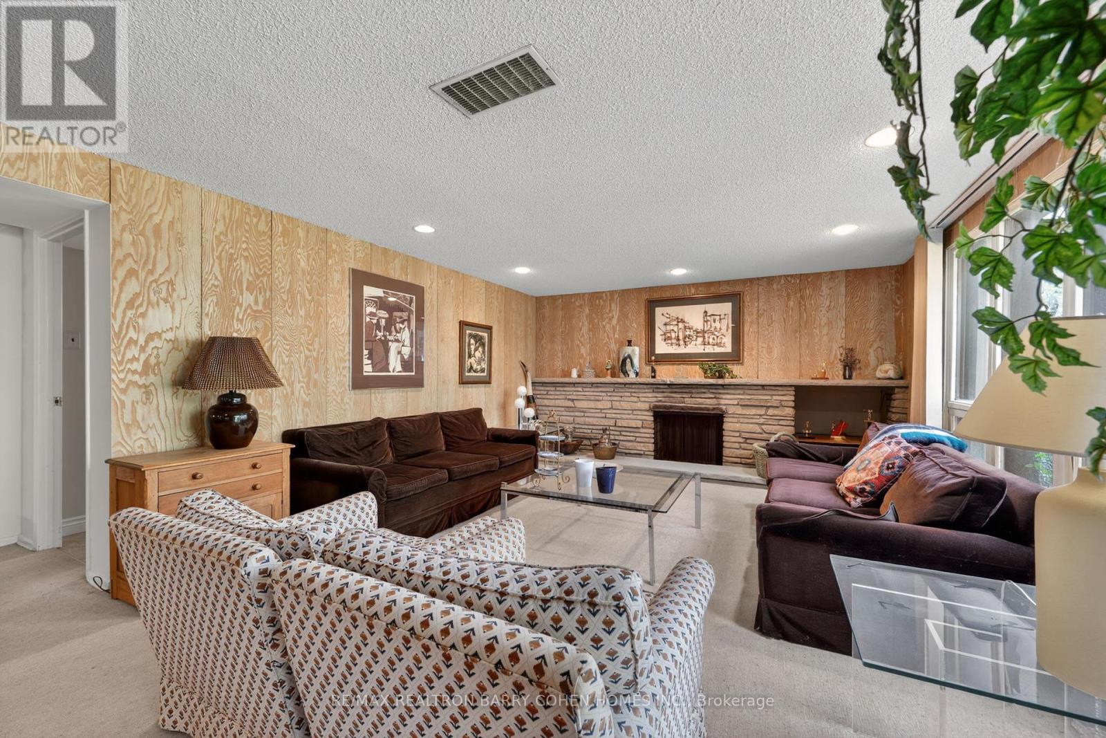 18 BRIAN CLIFF DRIVE - 21