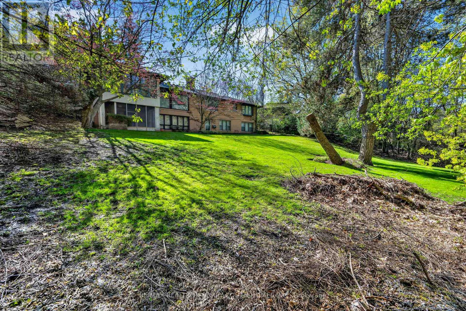 18 BRIAN CLIFF DRIVE - 23