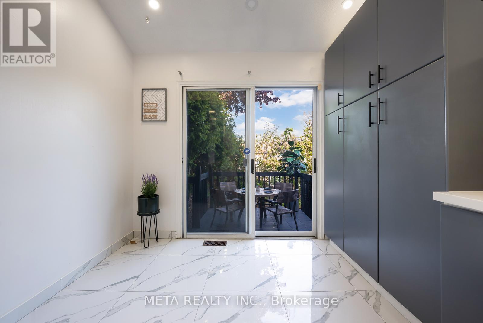 33 HEAVER DRIVE - 15
