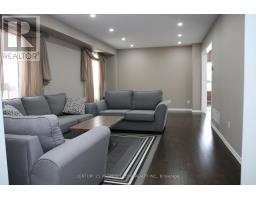 Kitchen - 24 Sweet Clover Crescent, Brampton, ON L6R3A2 Photo 10