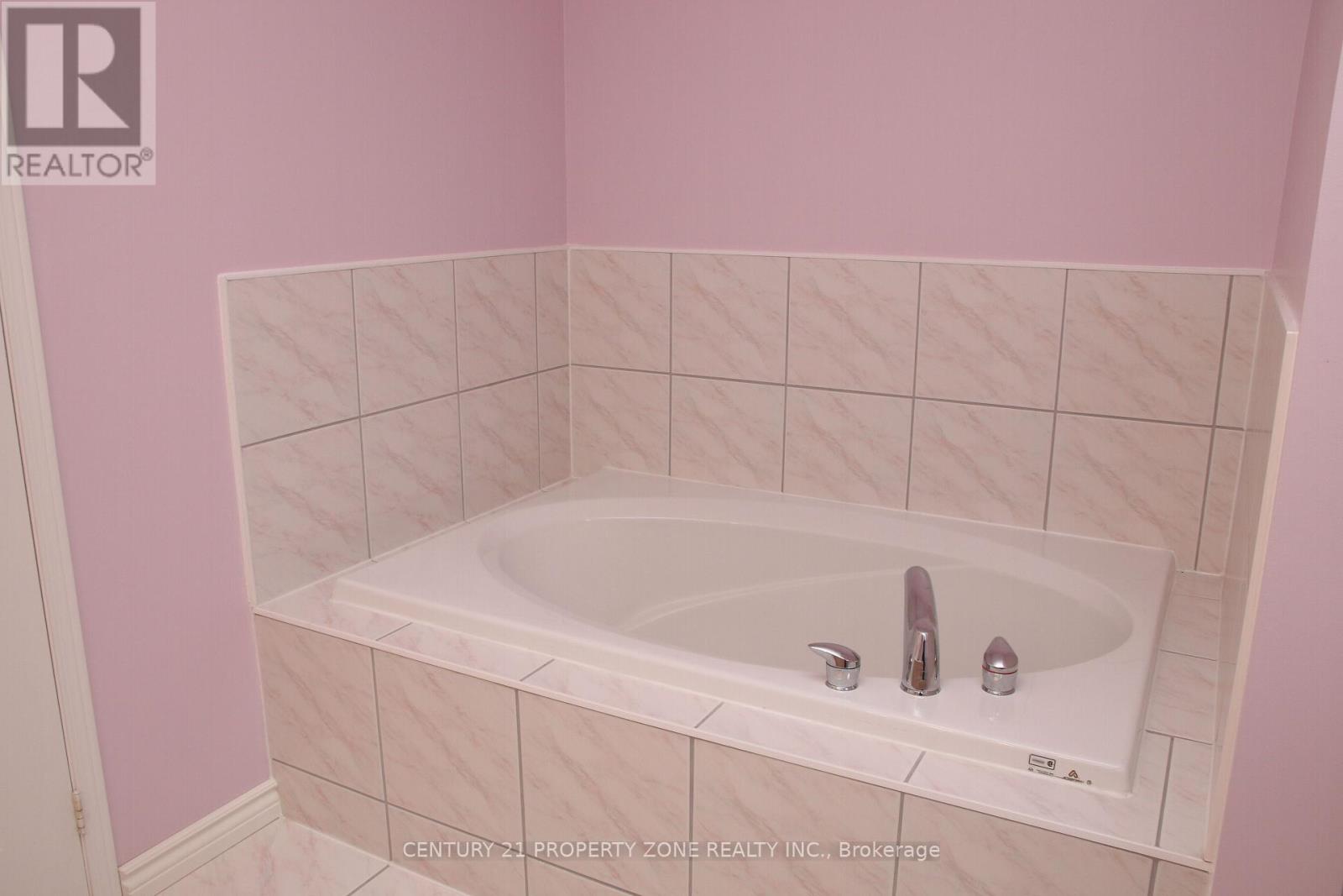 24 SWEET CLOVER CRESCENT - 24