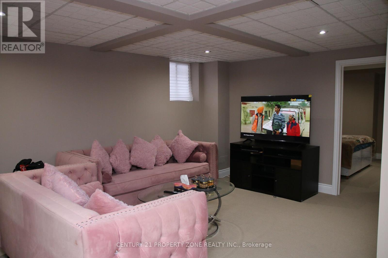 24 SWEET CLOVER CRESCENT - 30