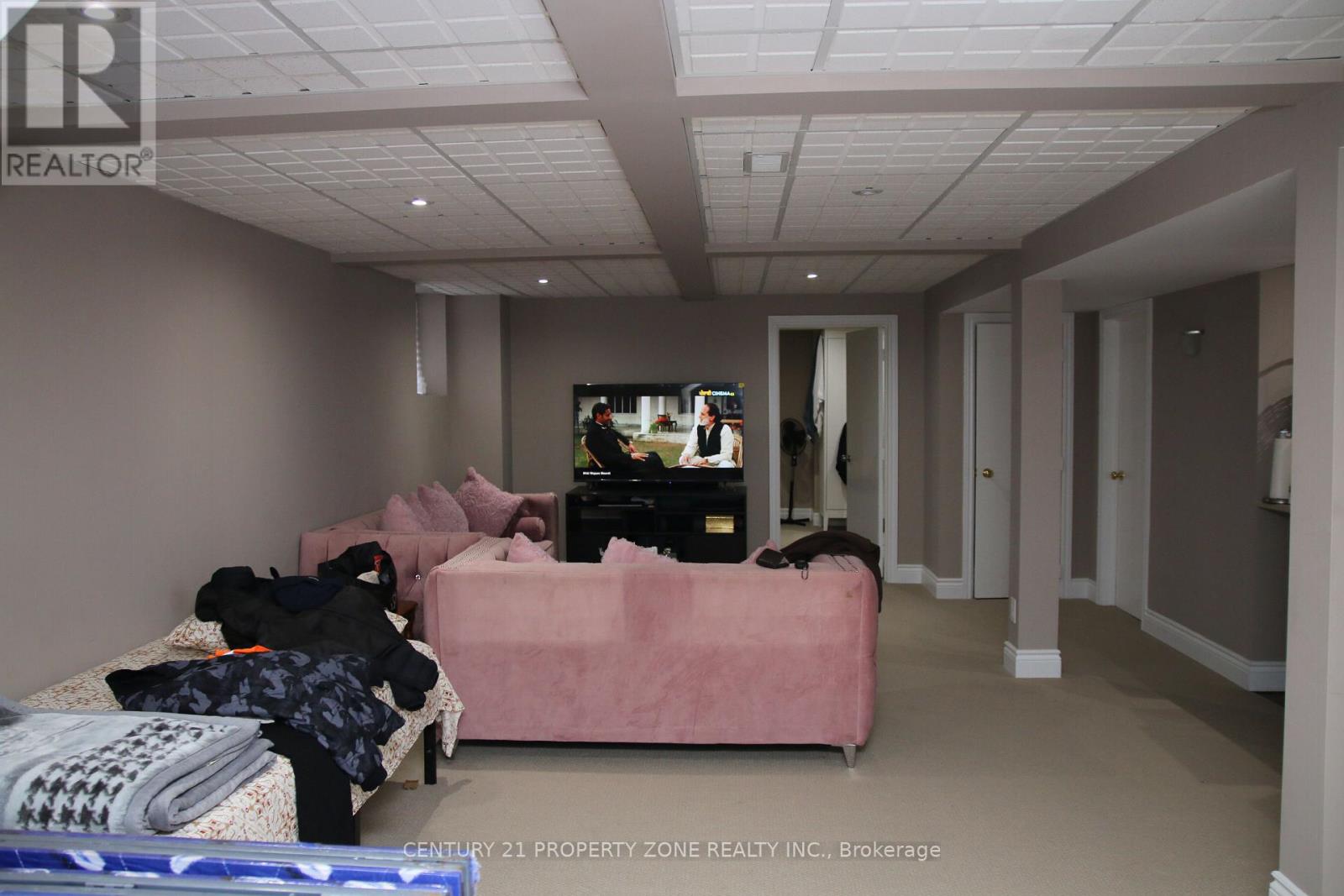 24 SWEET CLOVER CRESCENT - 29