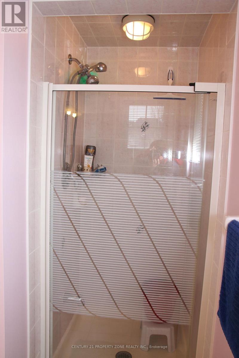 24 SWEET CLOVER CRESCENT - 27