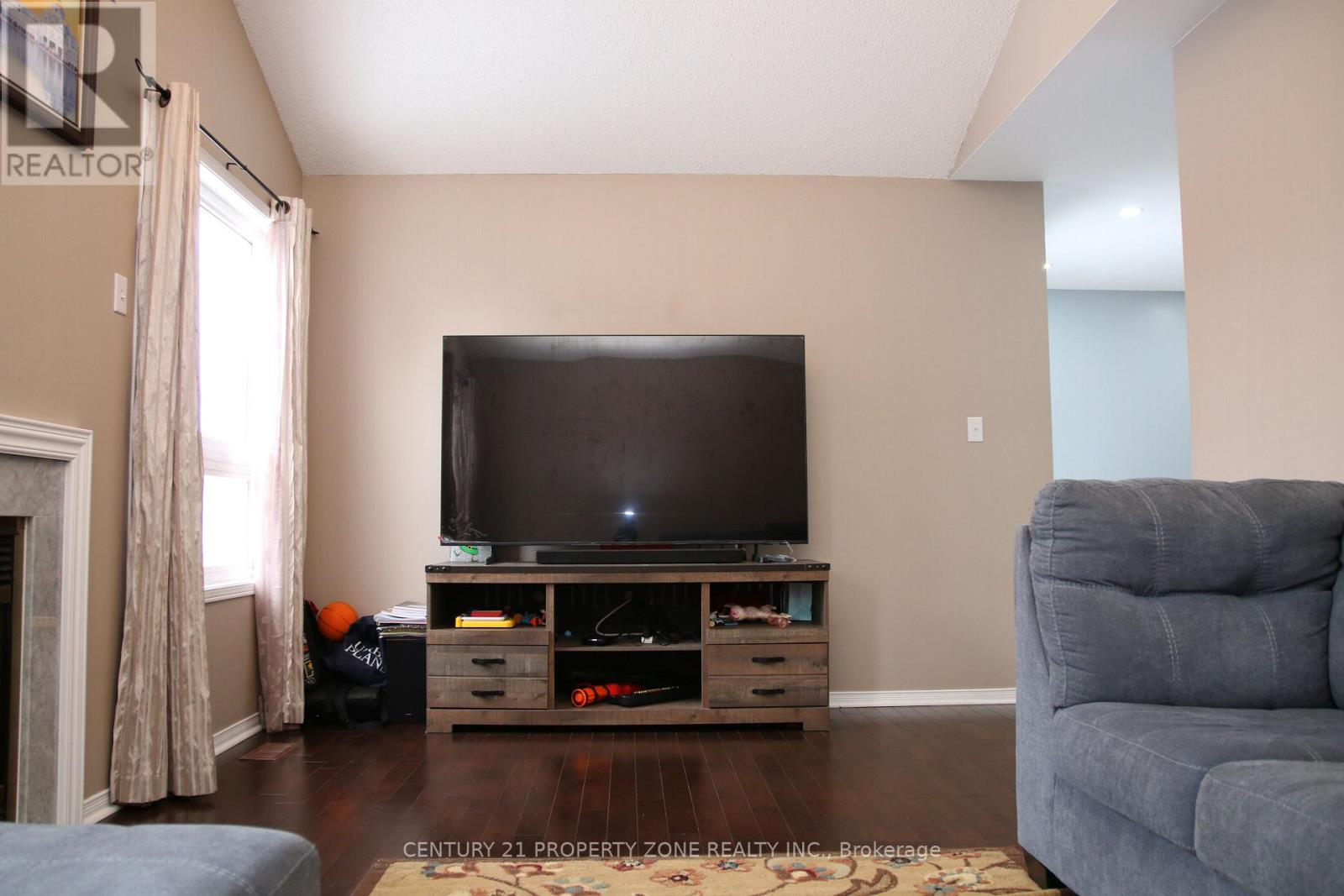 24 SWEET CLOVER CRESCENT - 8
