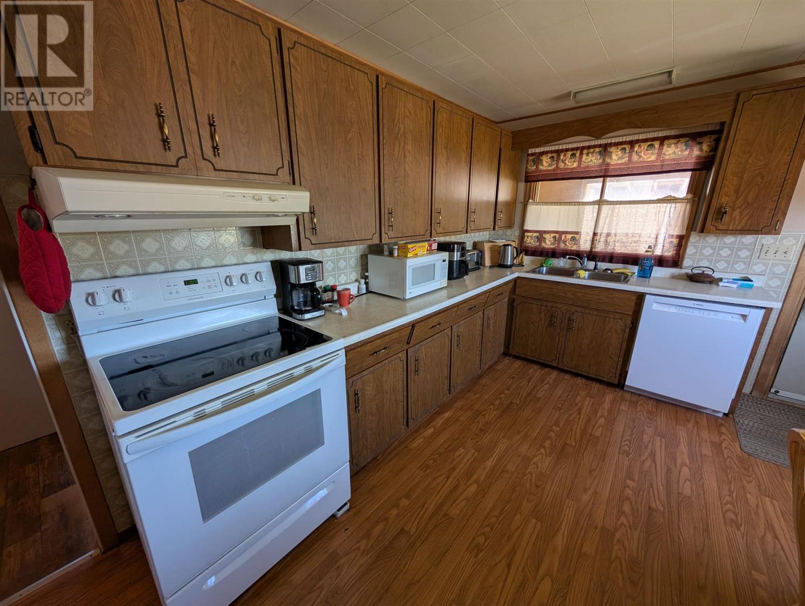 6 Darwin AVE - 11