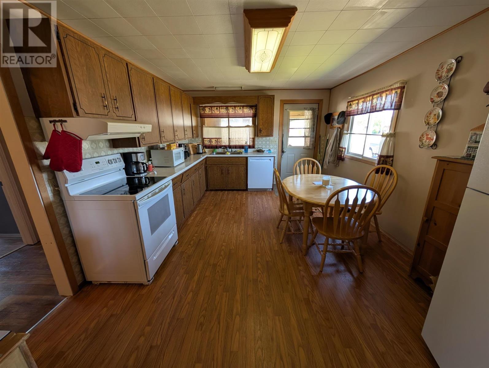 6 Darwin AVE - 10