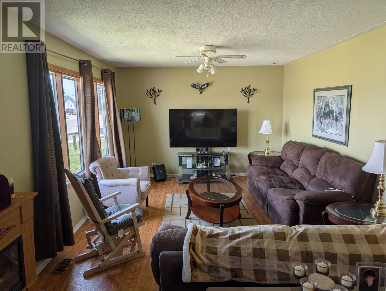 6 Darwin AVE - 6
