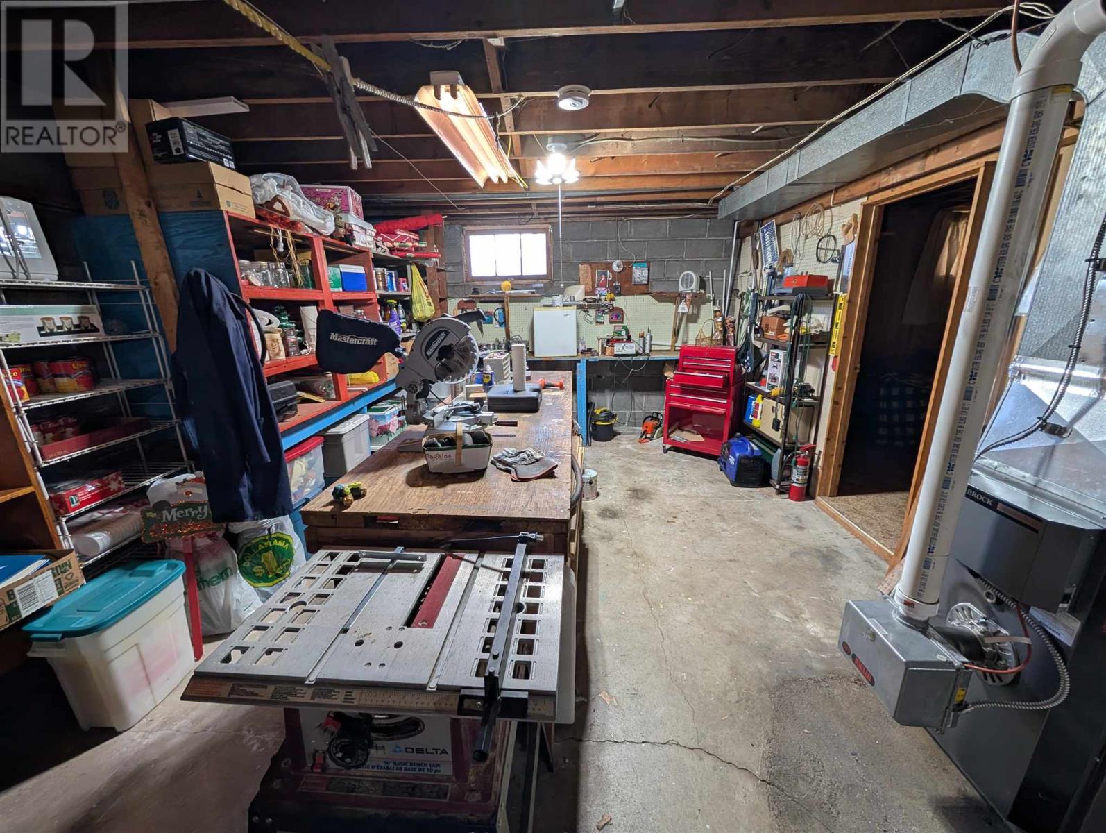 6 Darwin AVE - 28