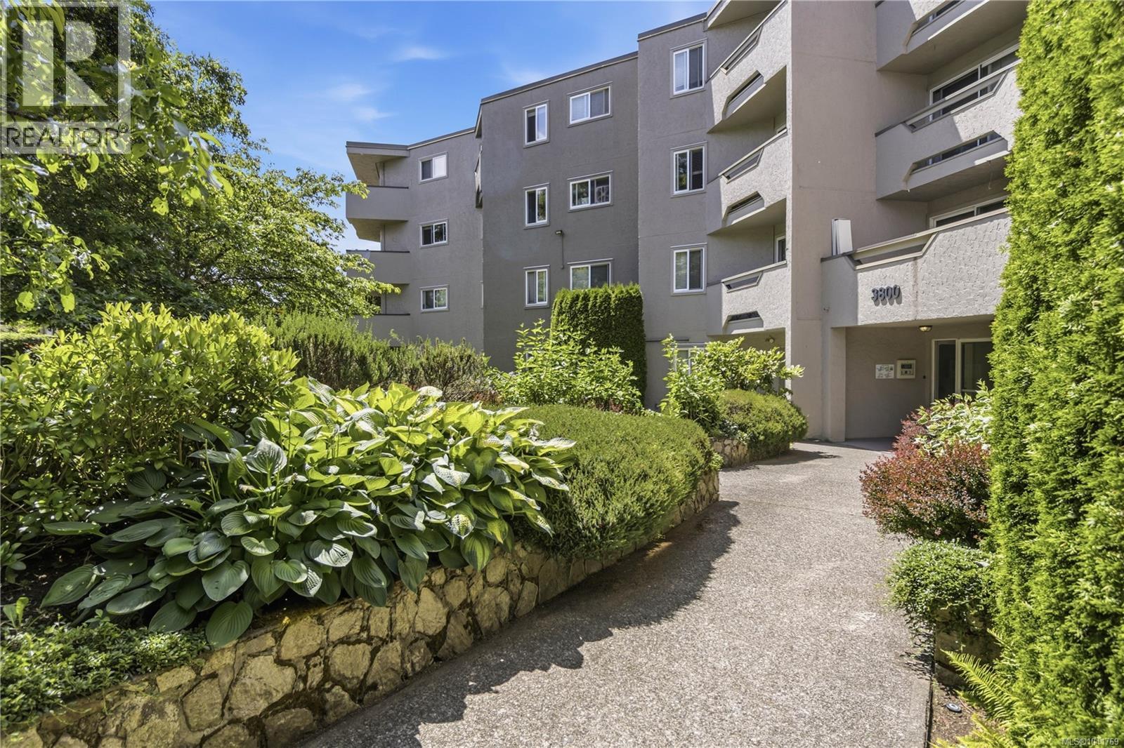 #203 3800 Quadra St - 1