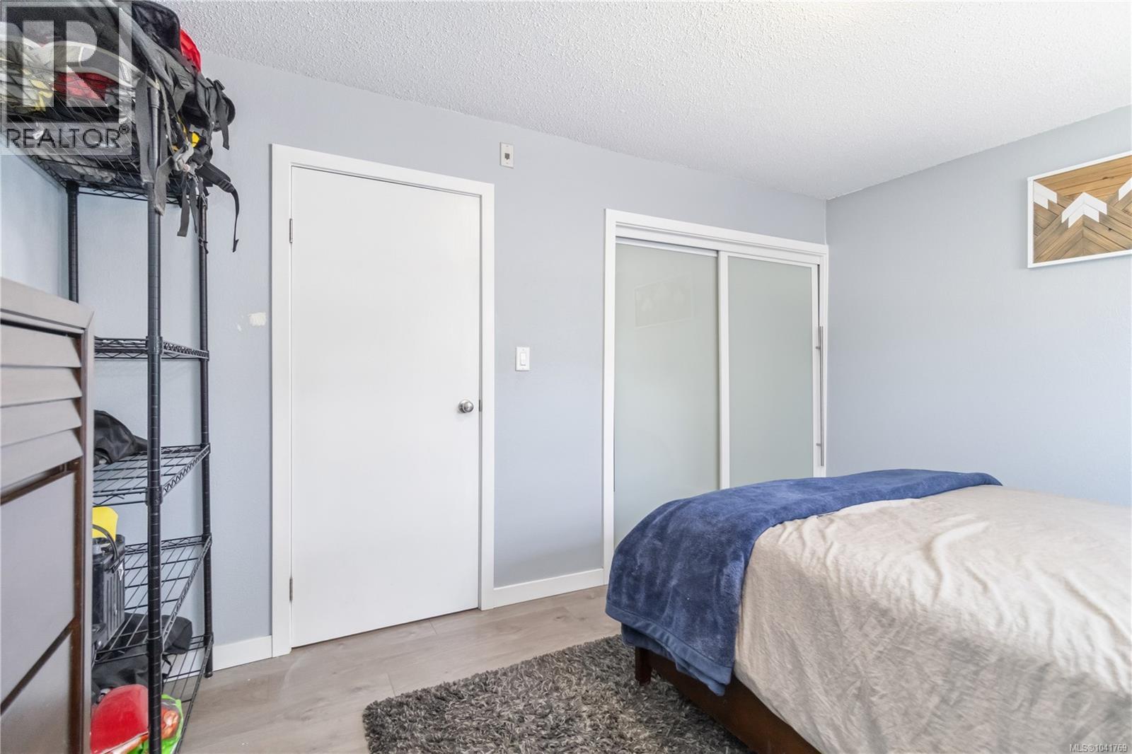 #203 3800 Quadra St - 17
