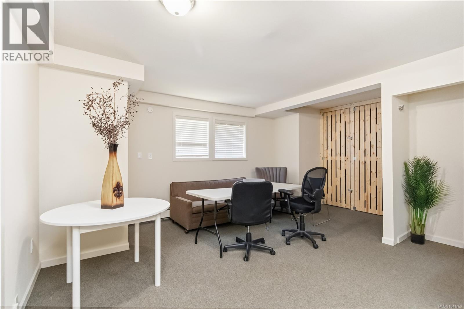 #203 3800 Quadra St - 24