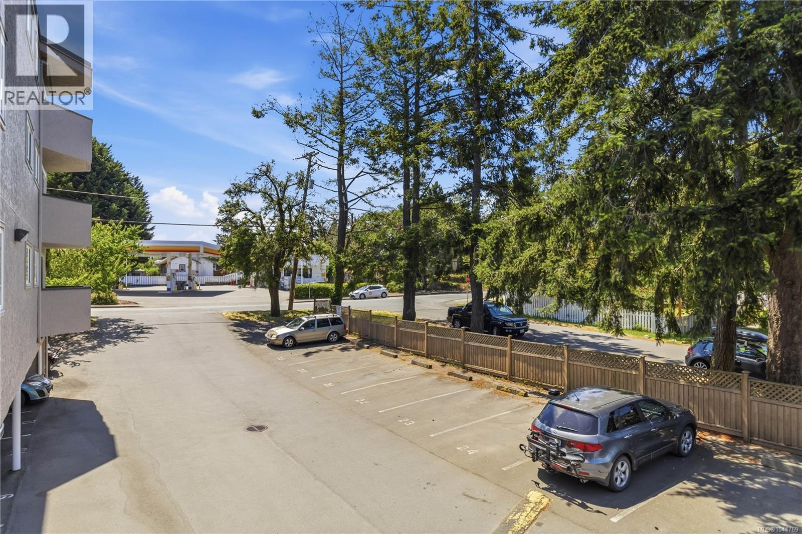 #203 3800 Quadra St - 26