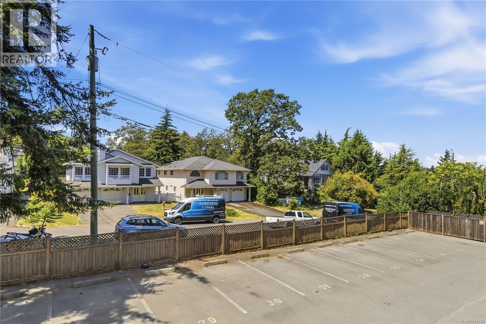#203 3800 Quadra St - 27