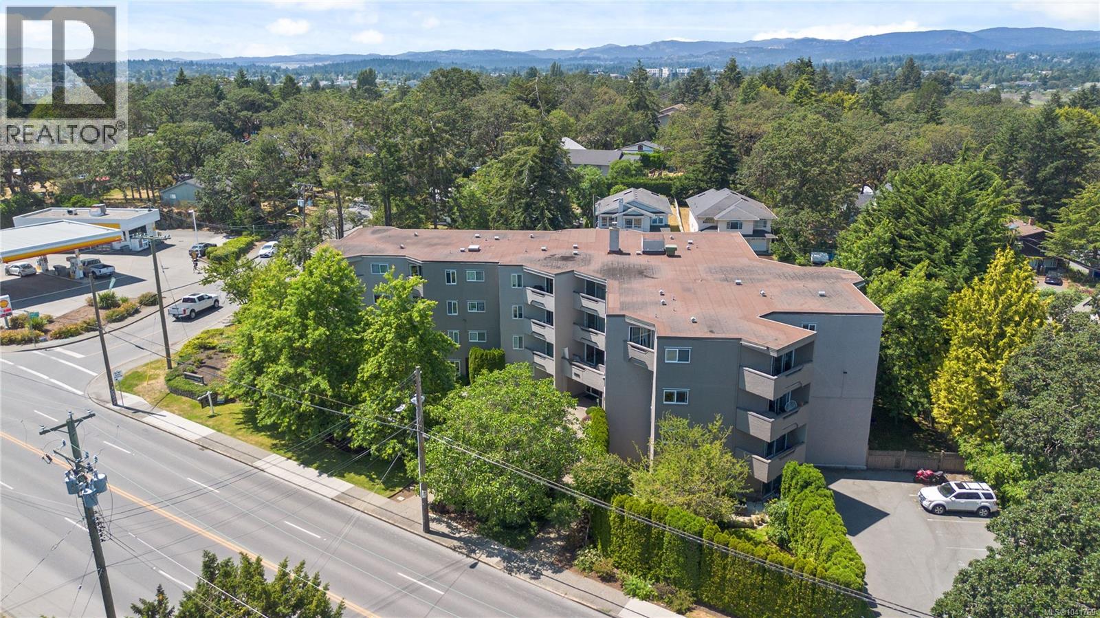 #203 3800 Quadra St - 30