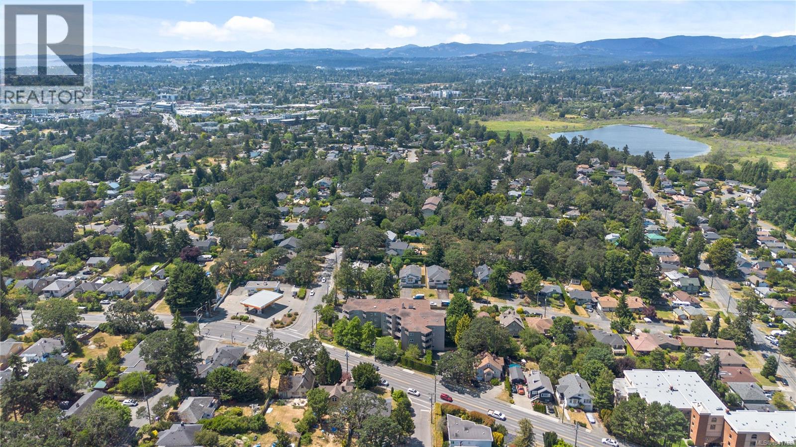 #203 3800 Quadra St - 36