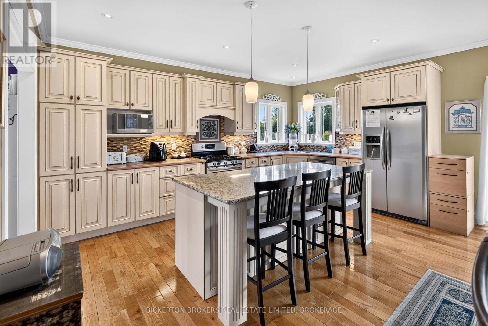 14 APPLE BLOSSOM DRIVE - 16