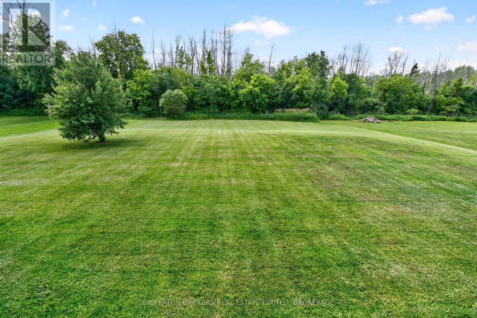 14 APPLE BLOSSOM DRIVE - 36