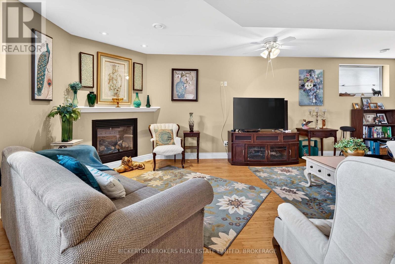14 APPLE BLOSSOM DRIVE - 40