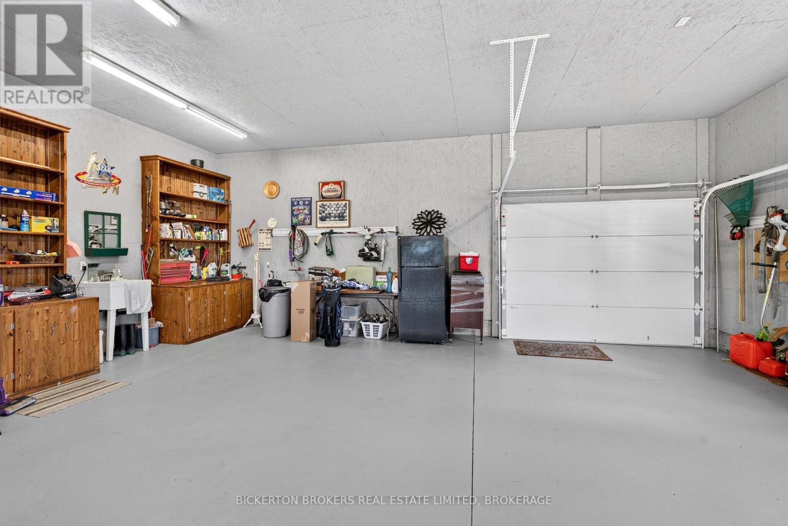 14 APPLE BLOSSOM DRIVE - 48