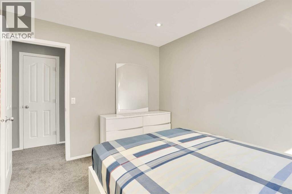 151 Saddlehorn Close NE - 24